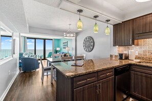 Kitchen/Dining Area