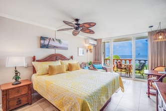 Sea La Vie" at Islander on the Beach 252-Oceanfront Studio