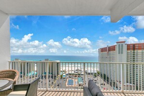 Laketown Wharf 1627 balcony