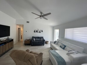 Living room/TV room