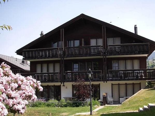 Apartment view frontside in Summer