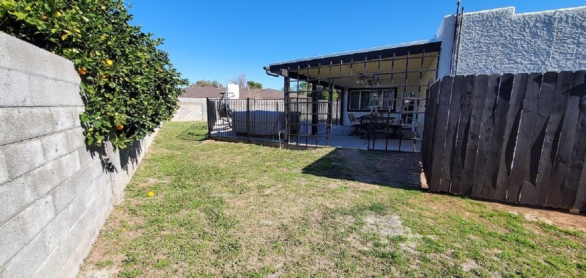 Quiet Cul-De-Sac 4 Bedroom Home with Pool & Hot tub