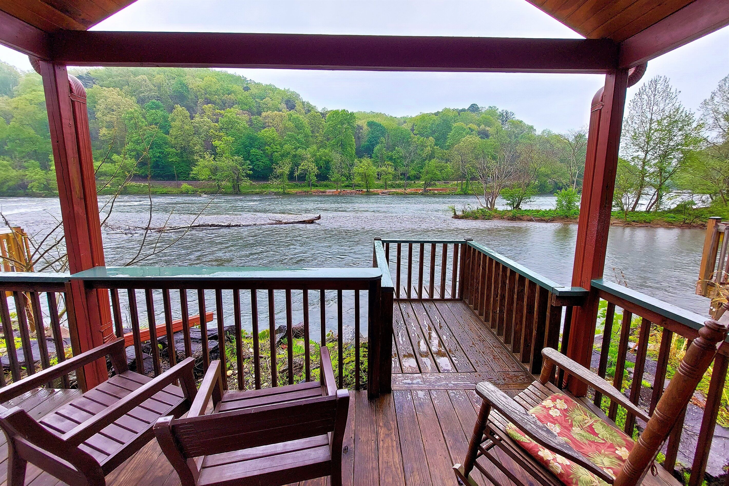 Troutin' About - A cozy cabin on the river! - Bryson City | Vrbo