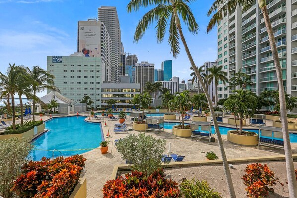 Pool area 