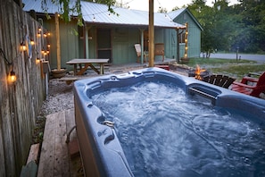 Bain à remous extérieur