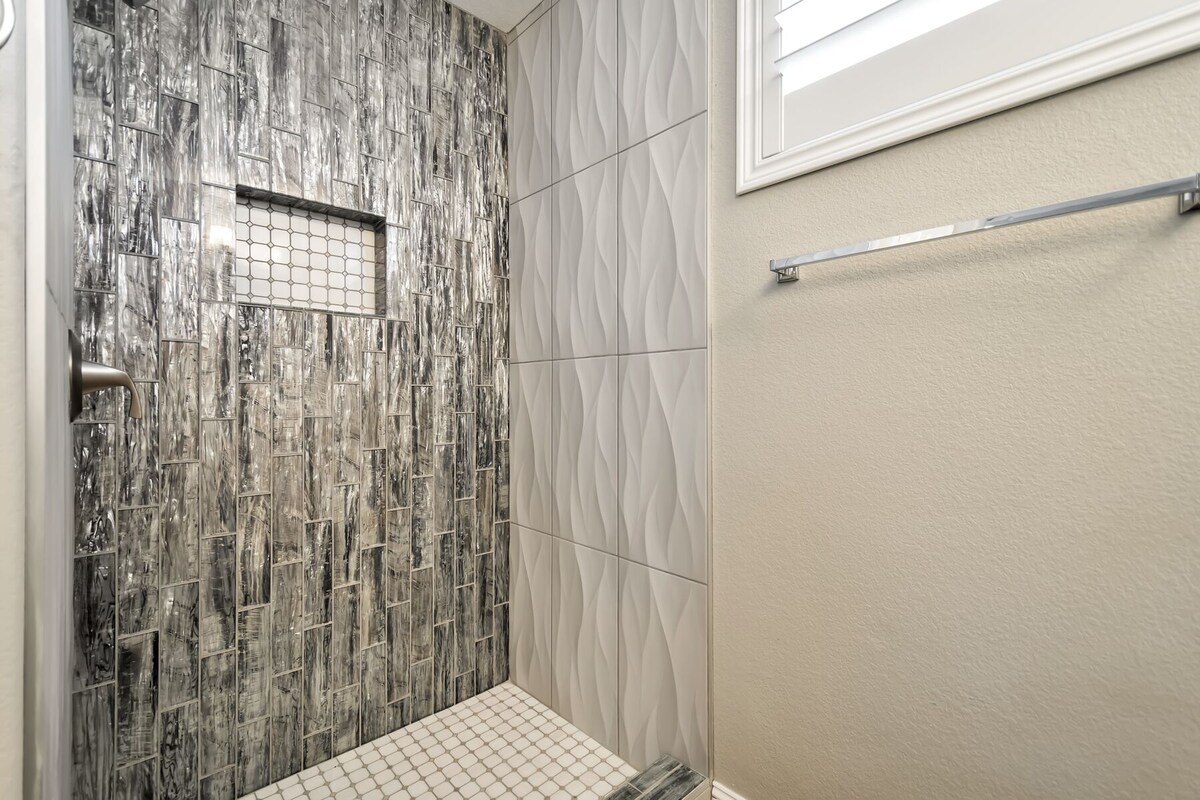 Pebblecreek 55+ Resort. Virtually brand new condition!