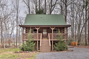 American Dream Cabin | Stairs Required  