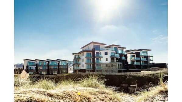 Front View of the apartment from the Dunes