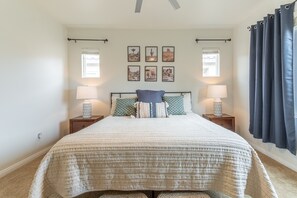 Master Bedroom, King Bed