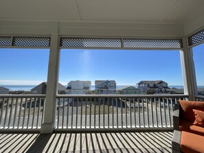 Top level screened in porch views 