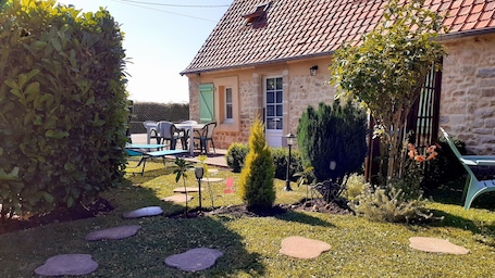Charmante longÚre avec espace extérieur et terrasse exposée sud