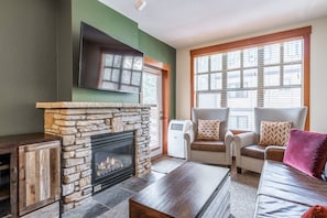 Living Room, Flat Screen TV, Gas Fireplace