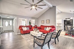 Relax and enjoy yourself in this open and spacious living room.