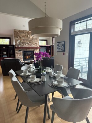 Bright and airy space, beautifully appointed, to enjoy dining and downtown views