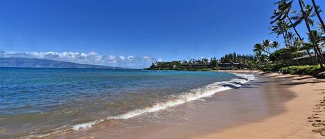 Napili Bay beautiful white sand beach