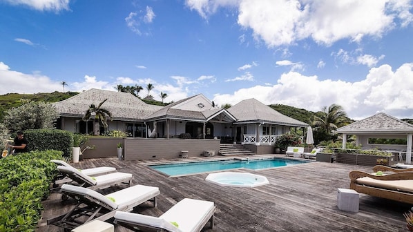 Pool & Terrace