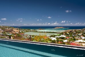 View: Panoramic view from all the rooms, on Petit and Grand Cul de Sac lagoons, Turtle island and th