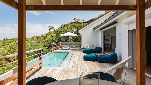 Outdoor Dining Area