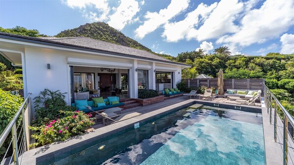 Pool & Terrace