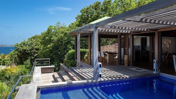 Pool & Terrace