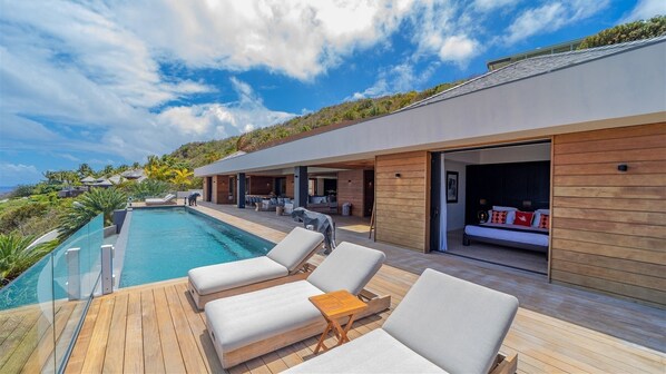 Pool & Terrace