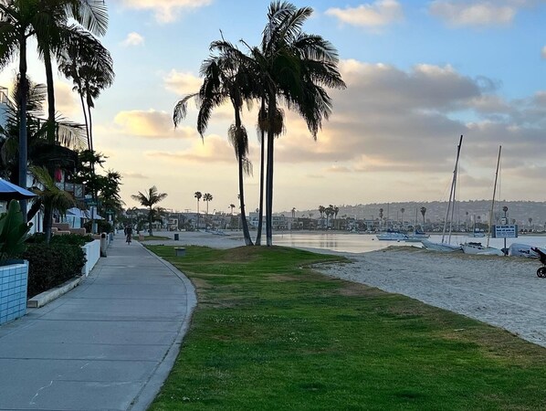 We are at the quiet end of the bay! 