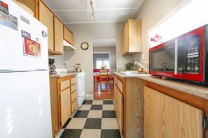 Fully equipped kitchen.