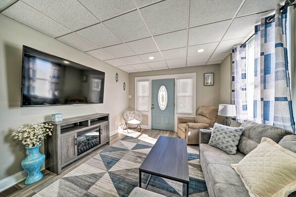 Pittsburgh Vacation Rental | 2BR | 1BA | 1,000 Sq Ft | Step-Free Access