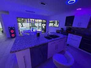 Private kitchen