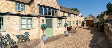 Grey Gables Barn - StayCotswold