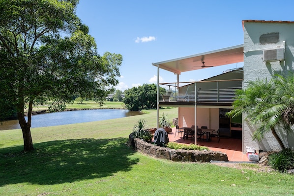 The Kooralbyn Golfers Retreat with uninterrupted views over golf course