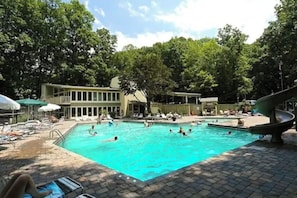 Chalet in the Smokies' inviting resort pool