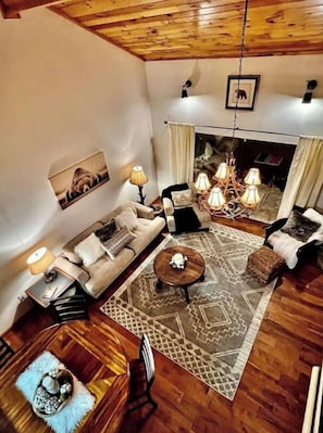 Chalet in the Smokies' cozy living area