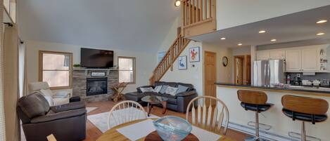 Lake Ariel Vacation Rental | 3BR | 3BA | 2,300 Sq Ft | Stairs Required to Enter