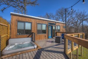 Waylon Front Deck Area with Hot Tub