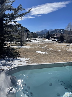 7 person hot tub with view