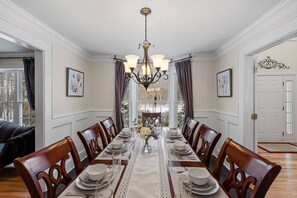 Great dining area with plenty of seating