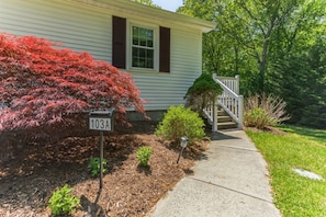 Walkway to 103A, Quaker Farm bungalow