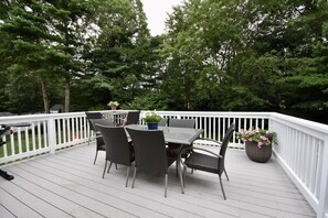 Deck with gas grill