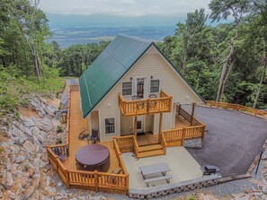 Brand New Cabin with hot tub and all the views!