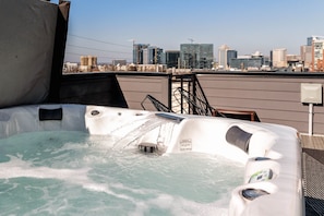 Bain à remous extérieur