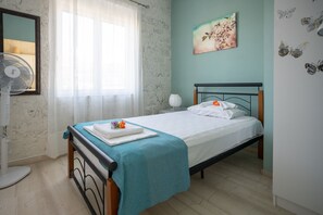 single bed room 110*200
