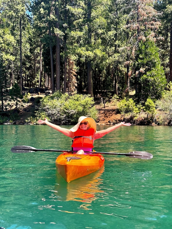 A beautiful kayaking day on the Lake