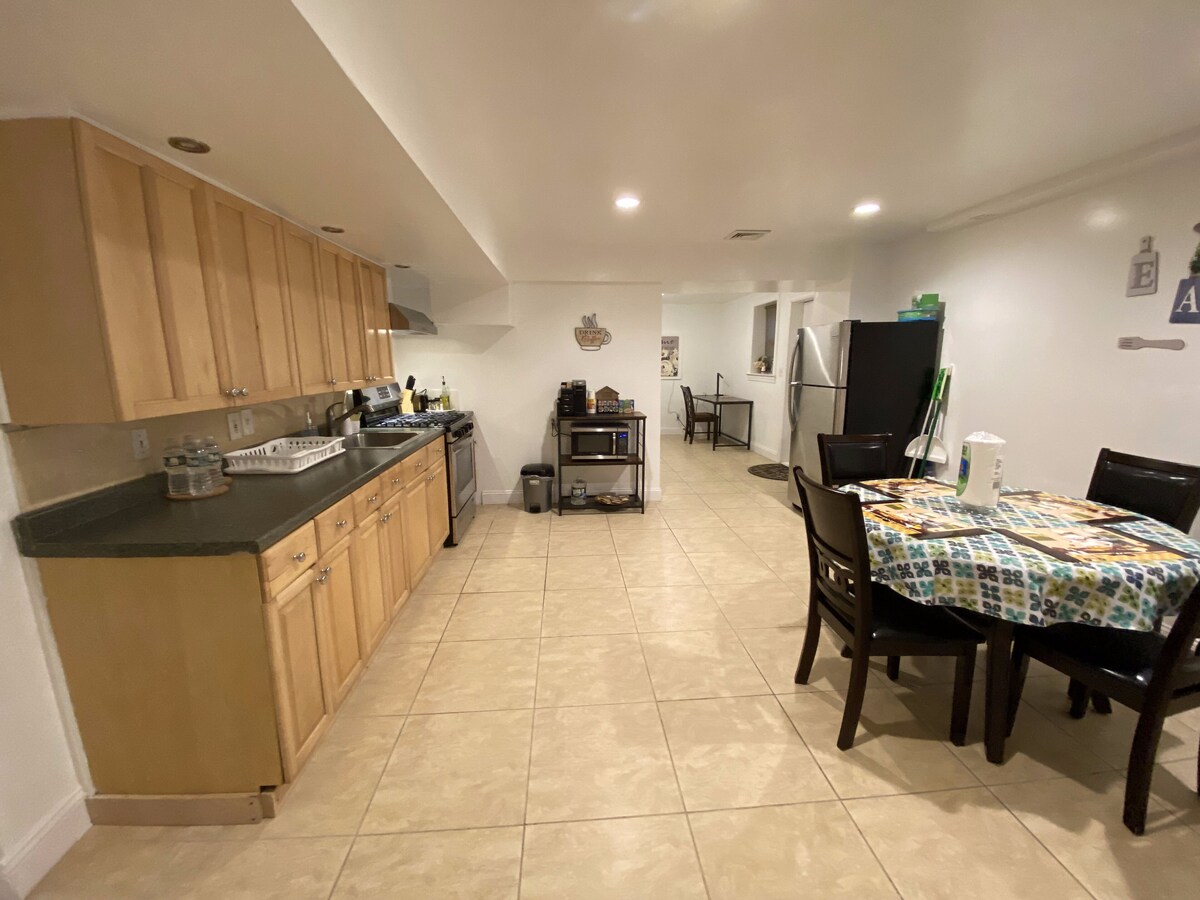Lovely Basement with 2 Bedrooms and Kitchen