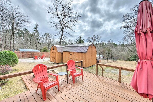 Jefferson Vacation Rental | 2BR | 1BA | 3 Steps to Enter | 910 Sq Ft