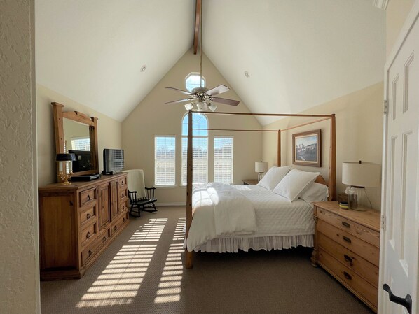 master bedroom (queen bed) with plenty of light!