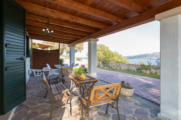 Covered terrace with panoramic view
