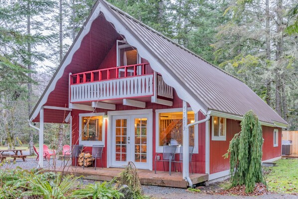 Mid century cabin tucked away in the forest