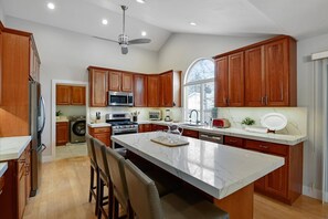 Fully equipped Kitchen with Toaster, Microwave, Tea Pot and Coffee Maker to complete your Morning before you Head out to the Mountains