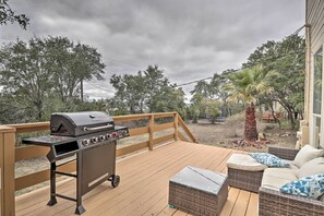 Deck | Grill